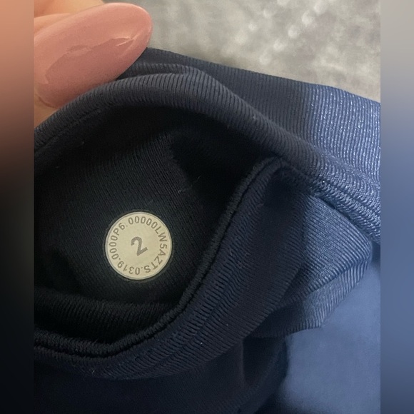 Lululemon Navy Blue Leggings with Pockets - Picture 3 of 3